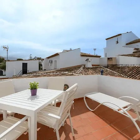 Right By The Pool Area In Capistrano Village דירה