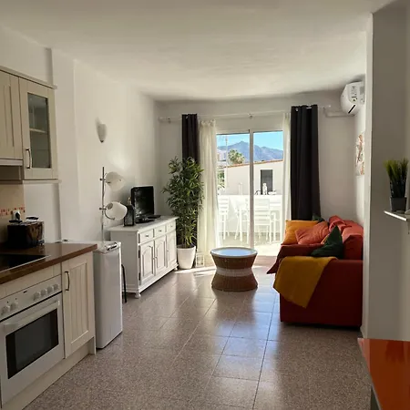 Right By The Pool Area In Capistrano Village דירה