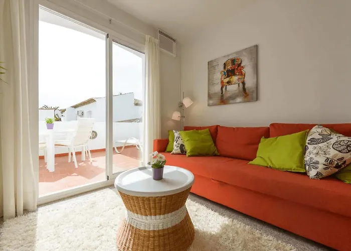 Right By The Pool Area In Capistrano Village Apartment