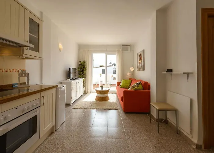 Right By The Pool Area In Capistrano Village Nerja