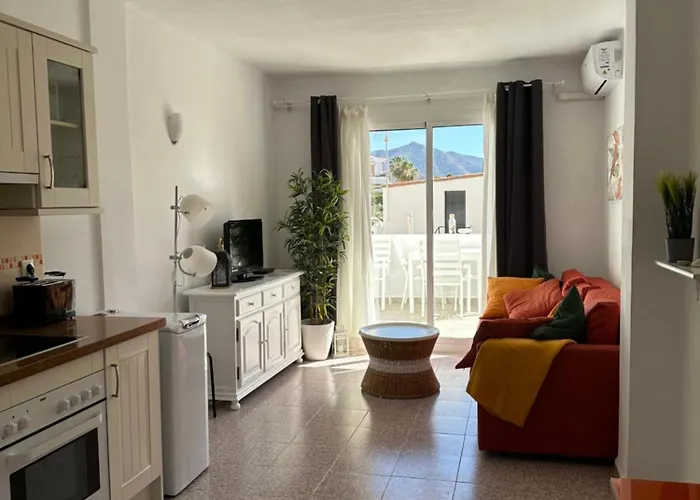 Right By The Pool Area In Capistrano Village Apartament